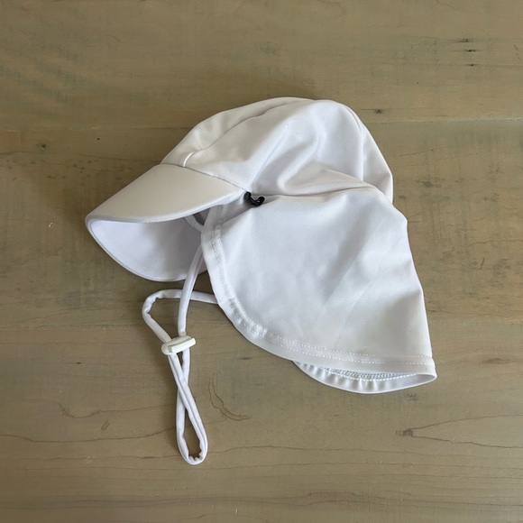 Honeysuckle swim hat - Picture 2 of 3
